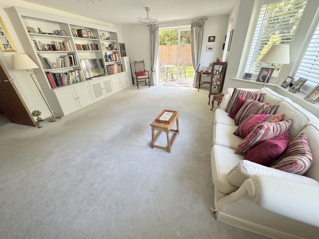 Property photo 2 of 33