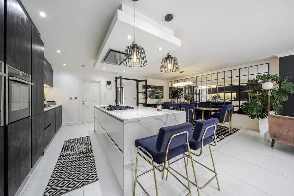 Property photo 3 of 22 1341576-12-68A48A...