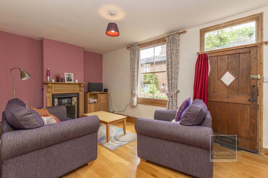 Property photo 2 of 17