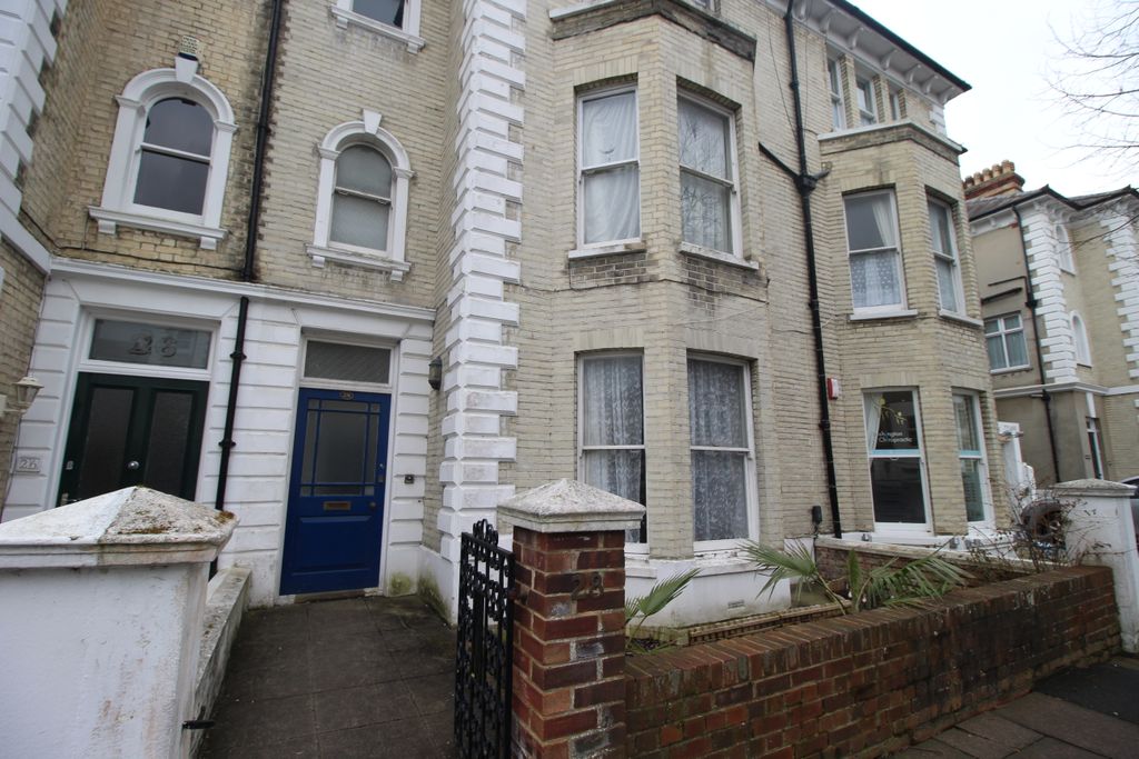 Property photo 1 of 10 Front