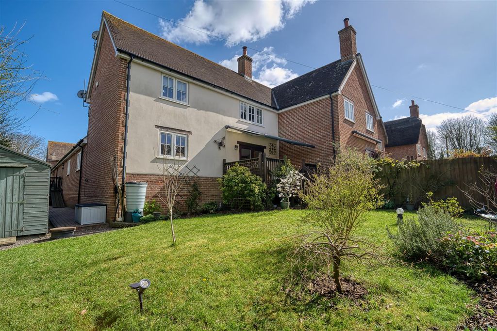 Property photo 1 of 10 Rear