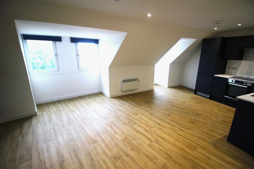 Property photo 2 of 8 Img_2021.Jpg