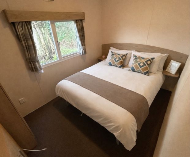 Property photo 3 of 10 Delta Resort At Hoburne Cotswold Interior Master Bedroom Double Bed