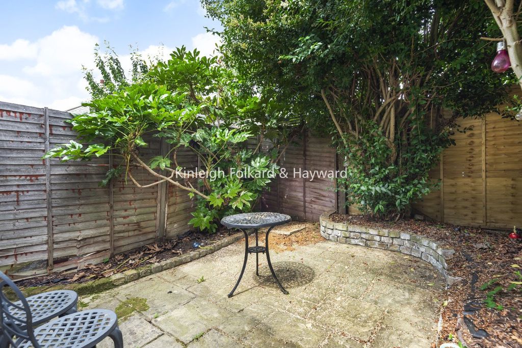 Property photo 2 of 6 Picture No. 10