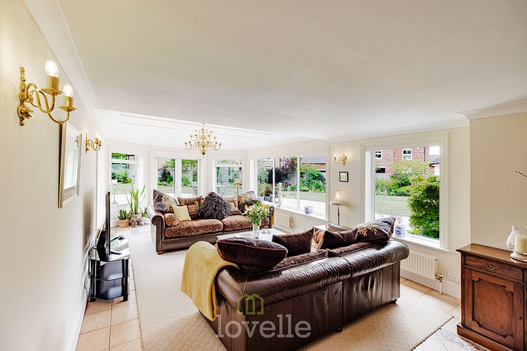 Property photo 3 of 43