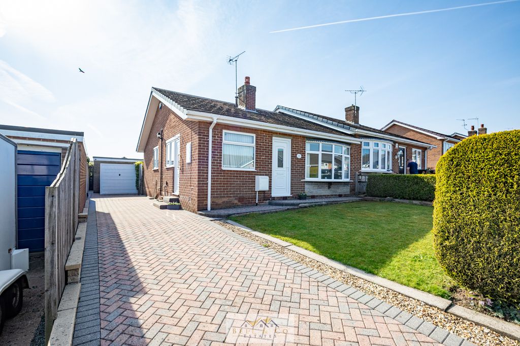 Property photo 1 of 25 Front Of House 1.2