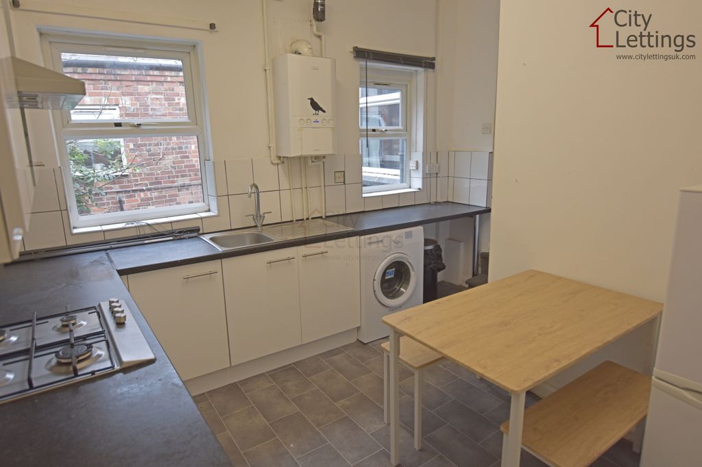 Property photo 3 of 9