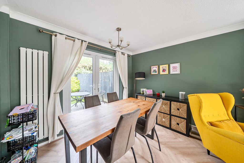 Property photo 3 of 18 Dining Area