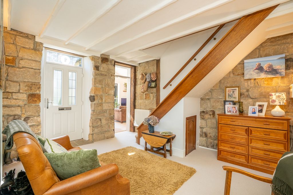 Property photo 1 of 27 Hall2