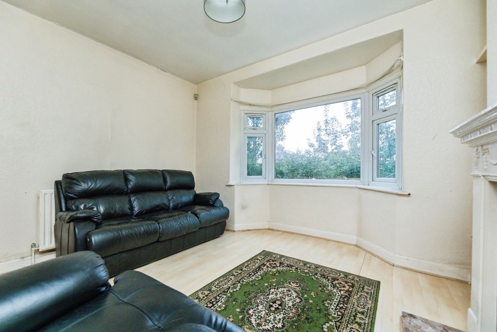 Property photo 3 of 17 Photo