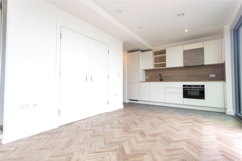Property photo 2 of 17 Picture No. 08