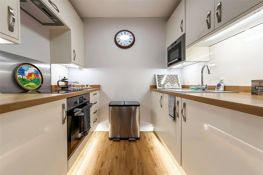 Property photo 3 of 7 Picture No. 06