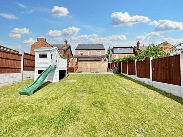 Property photo 2 of 31