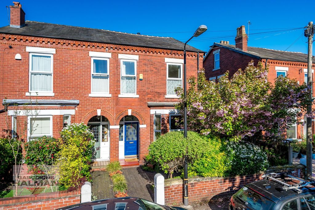 Property photo 1 of 32