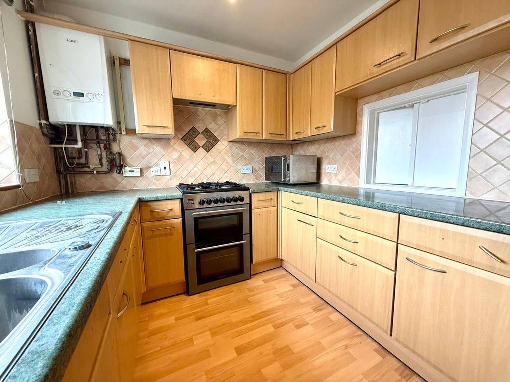 Property photo 2 of 8