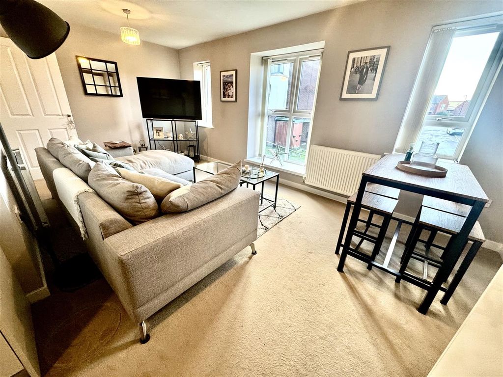 Property photo 2 of 9 Tempimageqkk2Nr.Jpg