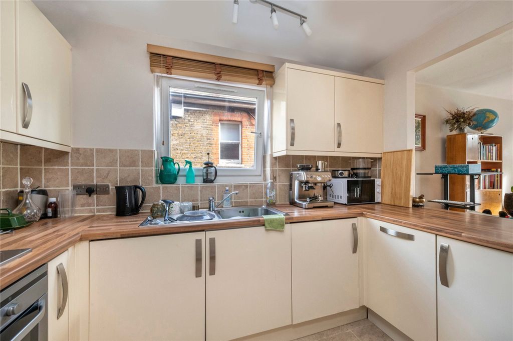 Property photo 3 of 7