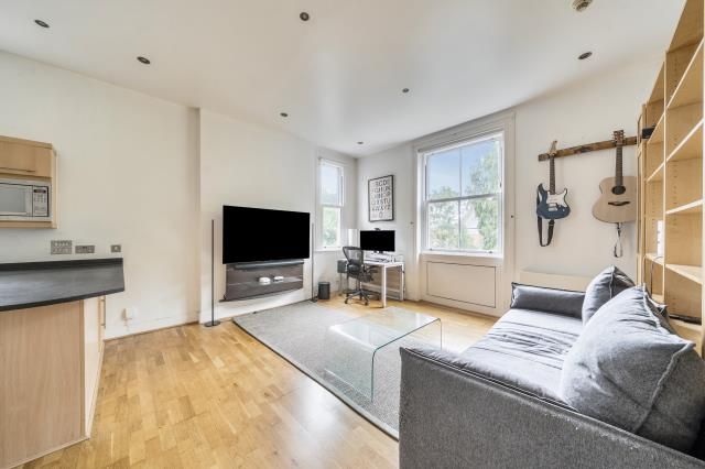 Property photo 1 of 10 Living Room