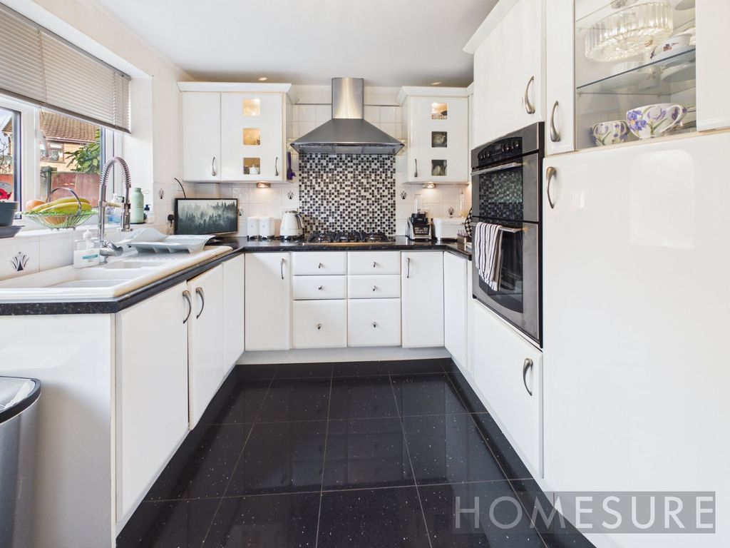 Property photo 3 of 75 Picture No. 63