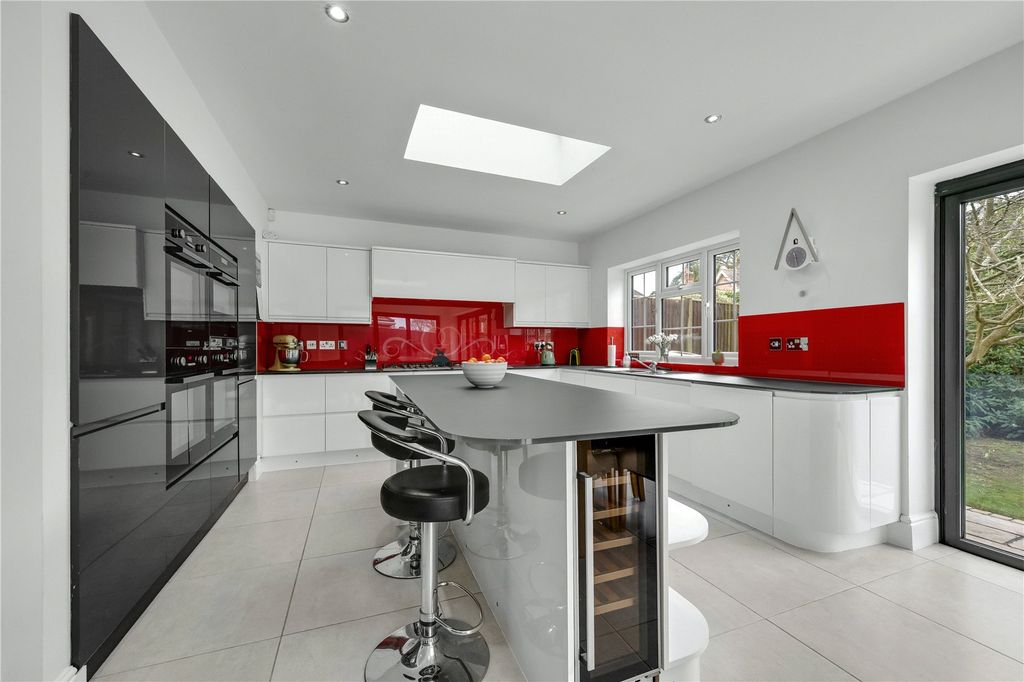 Property photo 2 of 14 Picture No. 06