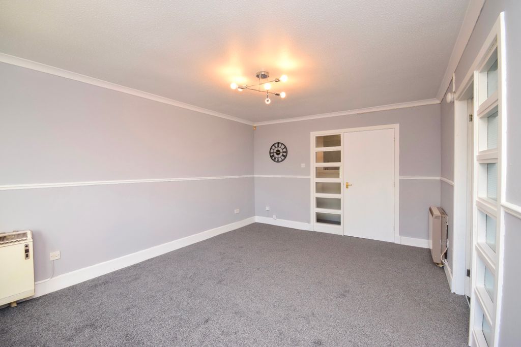 Property photo 3 of 24