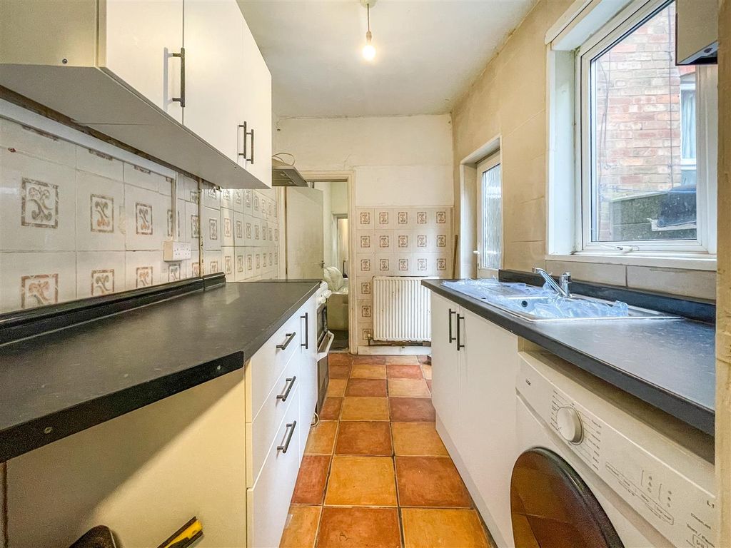 Property photo 2 of 13 30-10-2025__17-12-47_Kitchen_1.B9Xno.Jpg