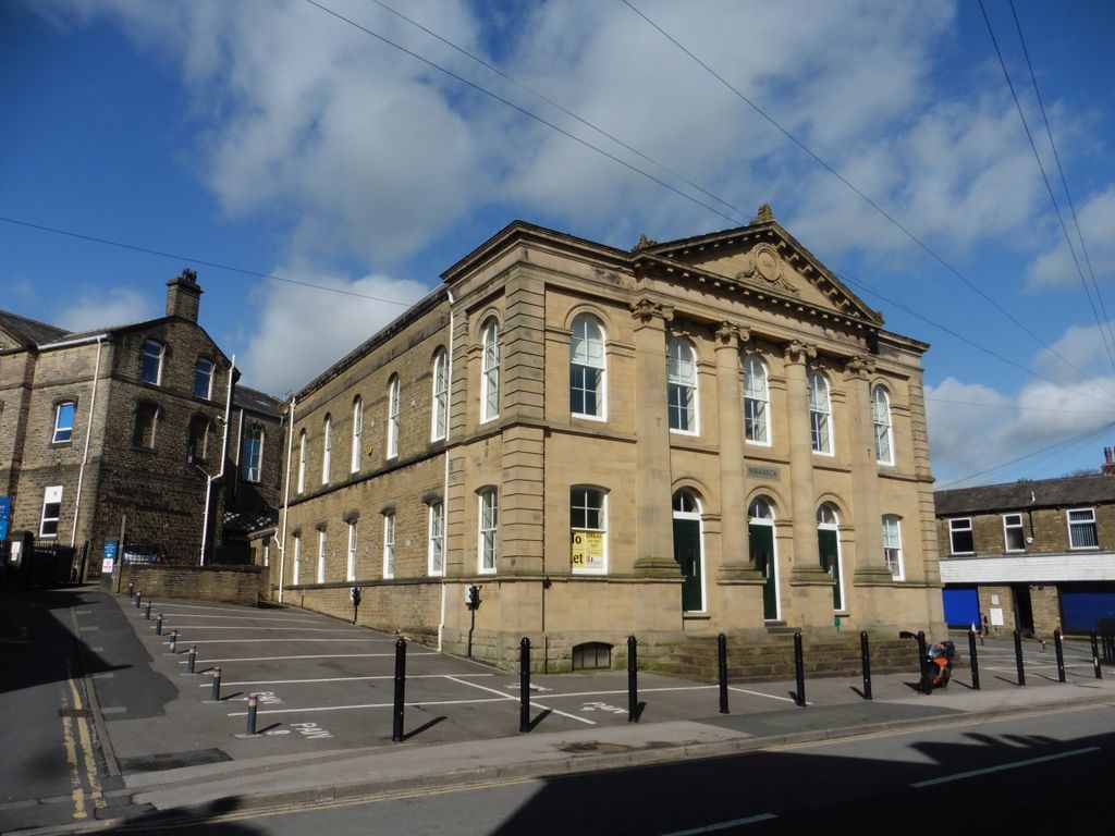 Property photo 1 of 3