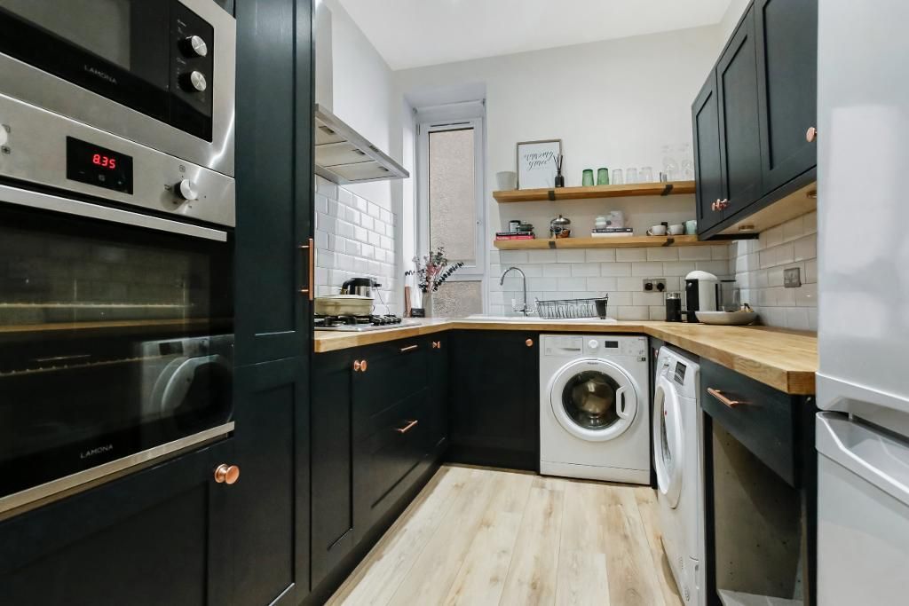 Property photo 3 of 17 Kitchen