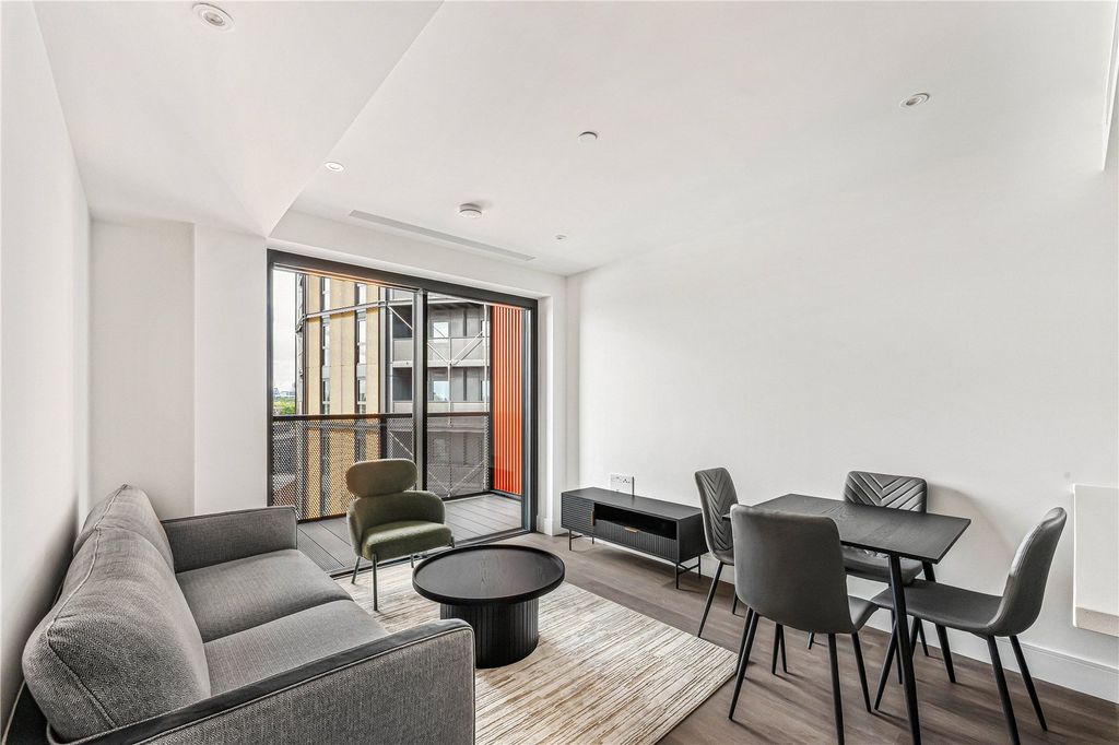 Property photo 1 of 18 Open Plan Living