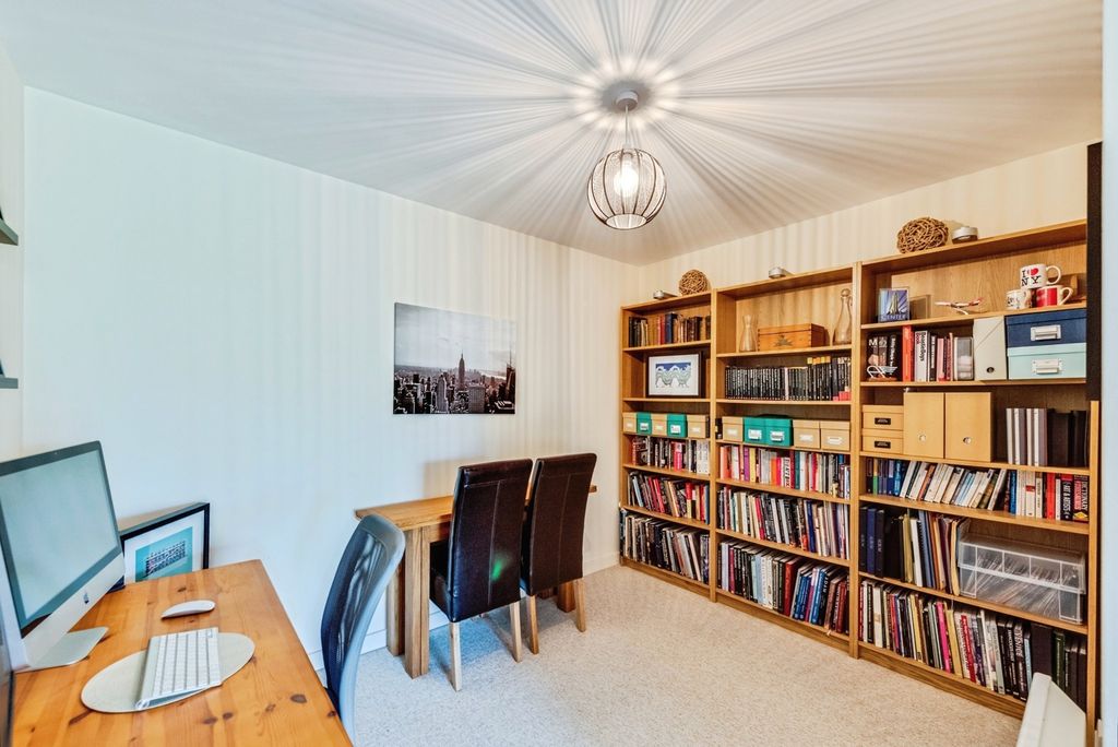 Property photo 3 of 16 Pbox-Img.Jpg