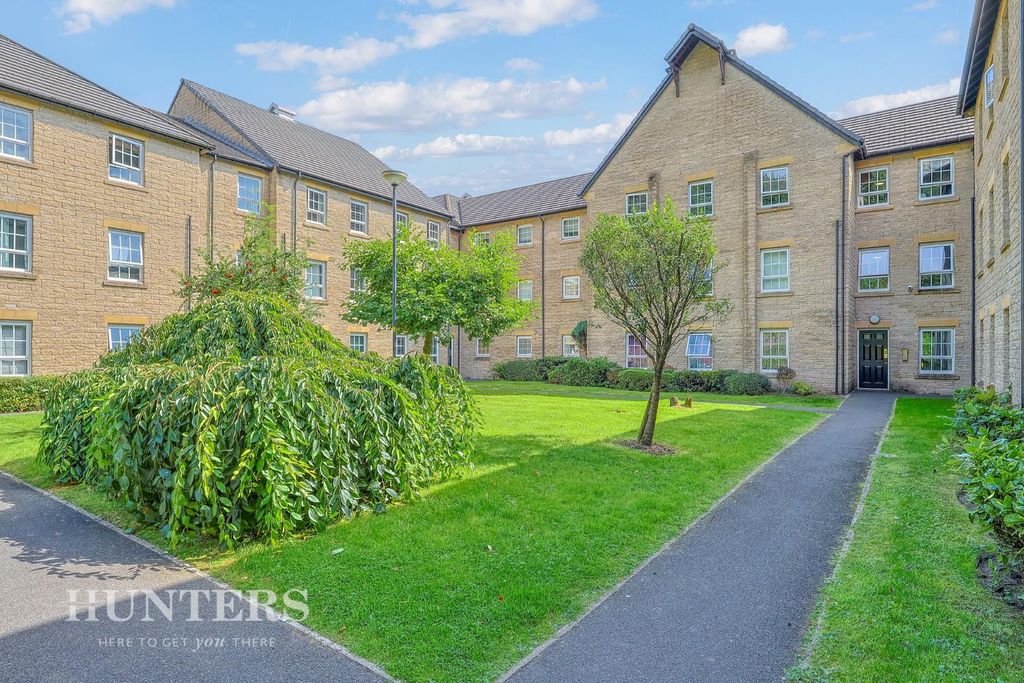 Property photo 1 of 16 External