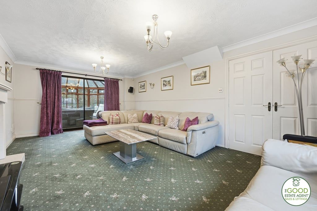 Property photo 3 of 39