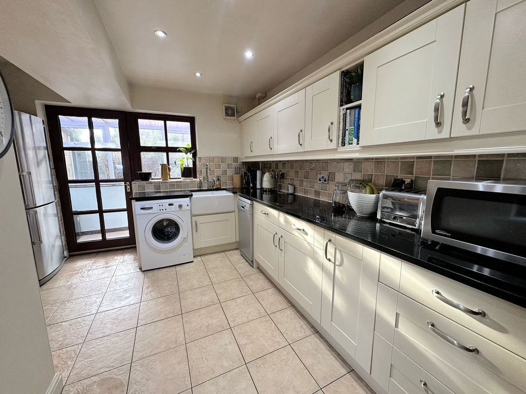 Property photo 2 of 22
