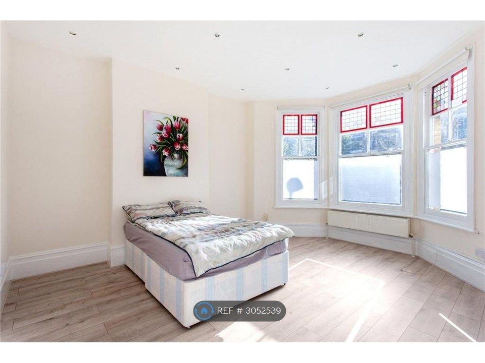 Property photo 2 of 25