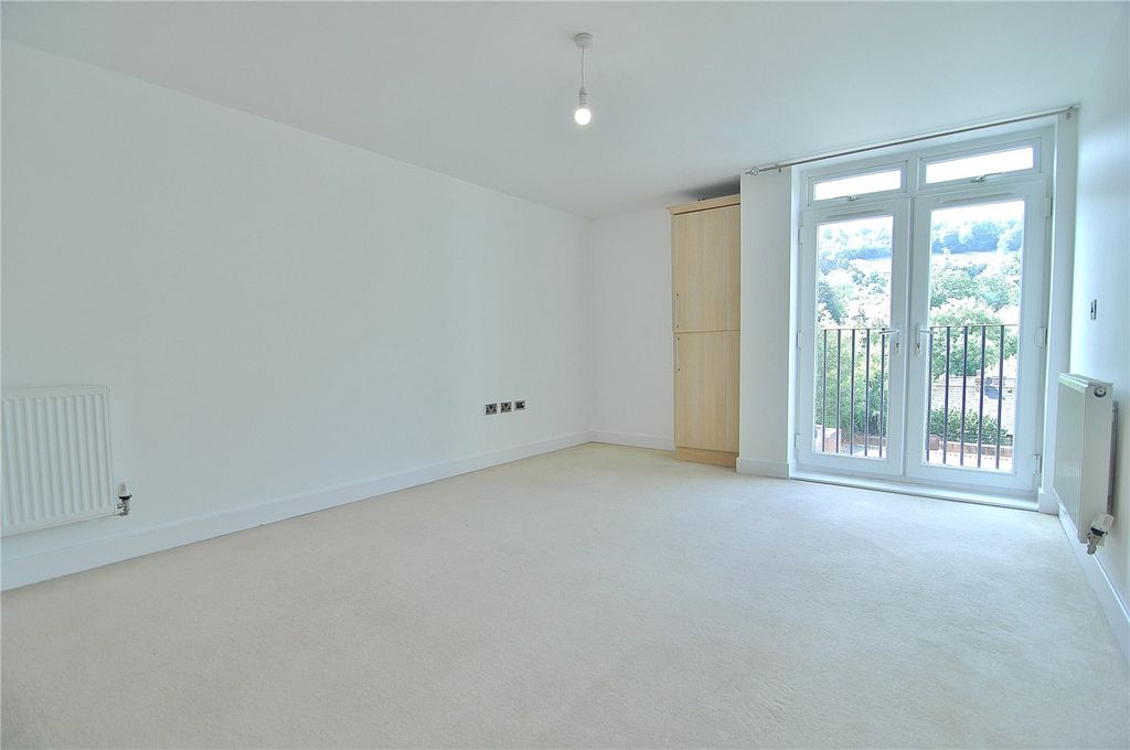 Property photo 3 of 9 Picture No. 16