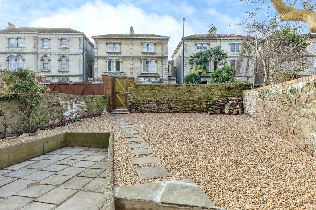 Property photo 3 of 14