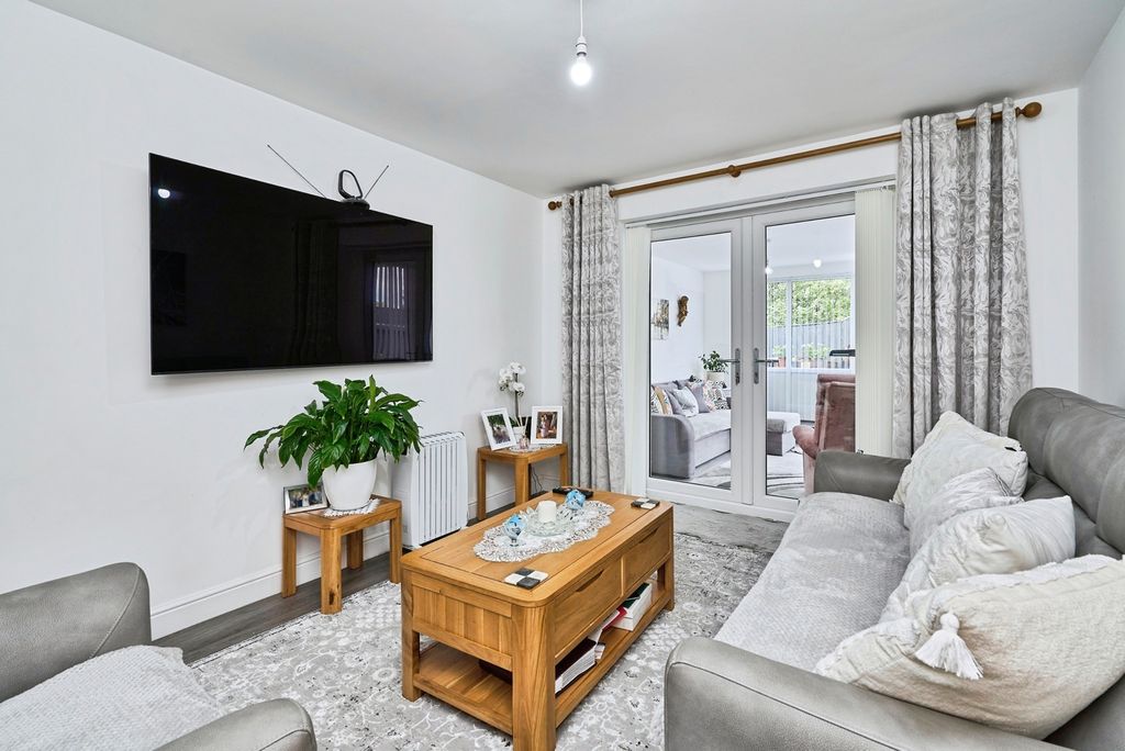Property photo 2 of 20 Pbox-Img.Jpg