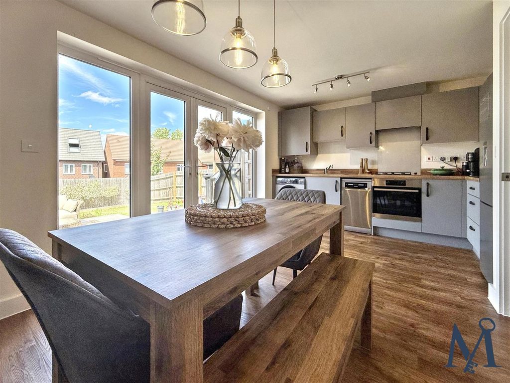 Property photo 2 of 22 Kitchen Diner