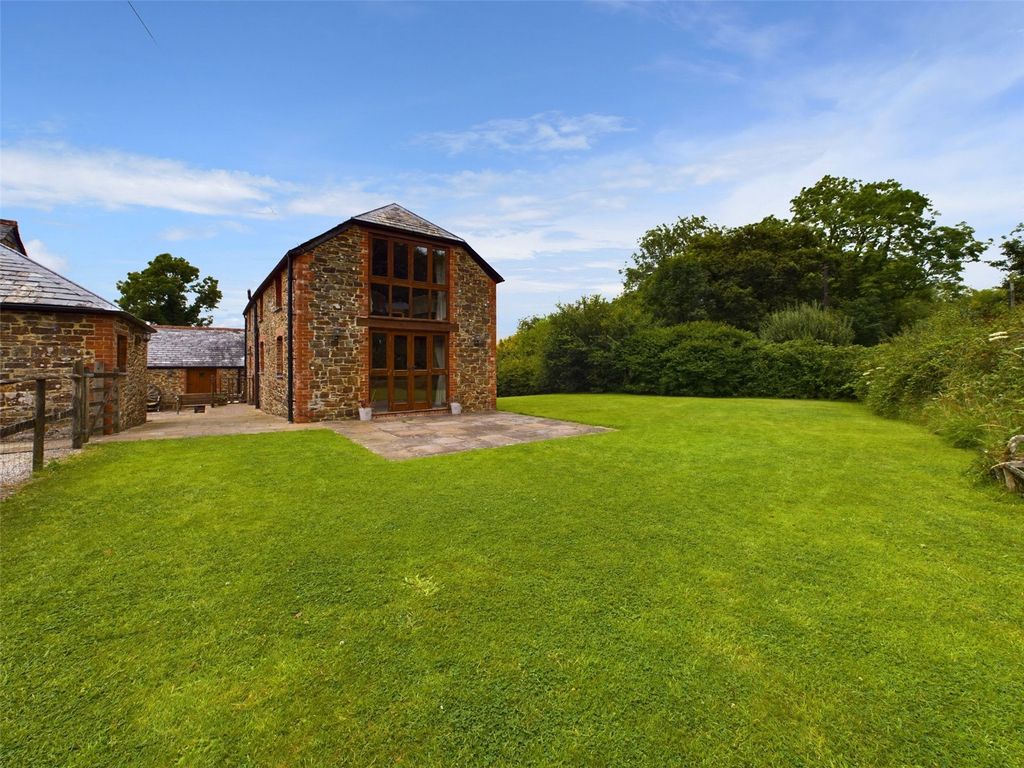 Property photo 1 of 27 Picture No. 03
