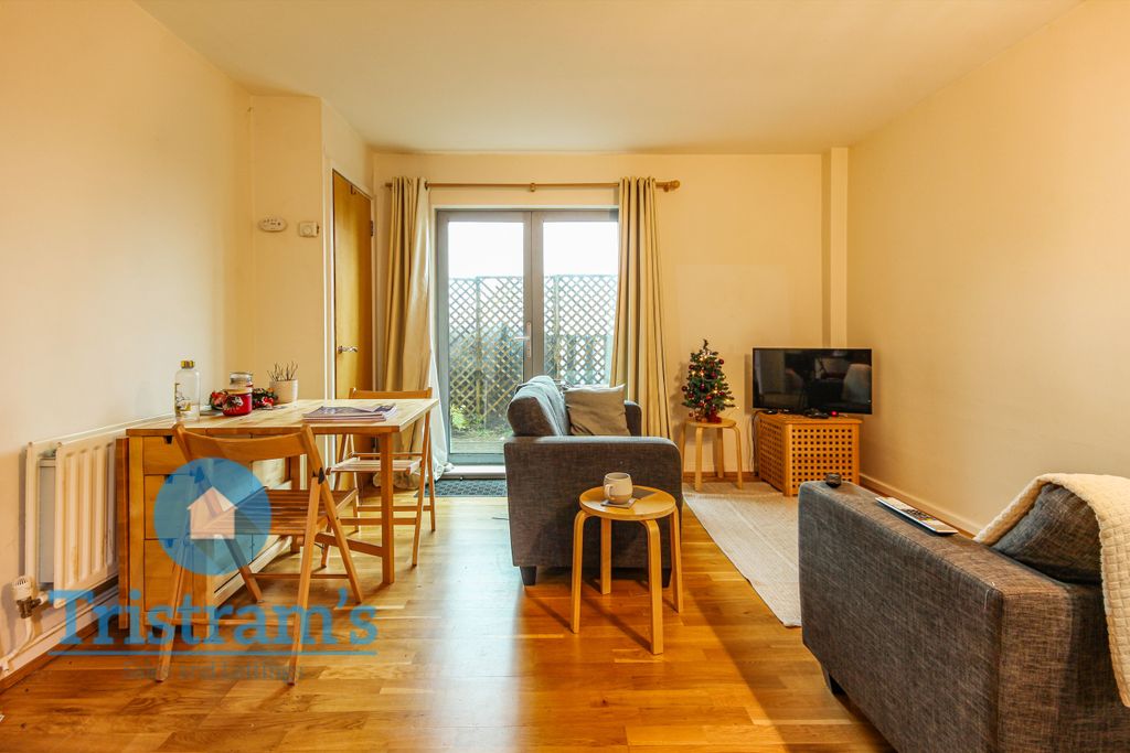 Property photo 2 of 10