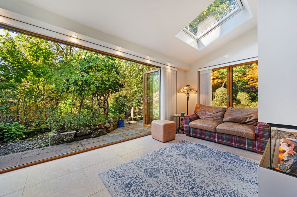 Property photo 2 of 41 3703355