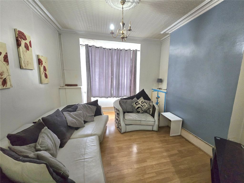 Property photo 2 of 9 Picture No. 10