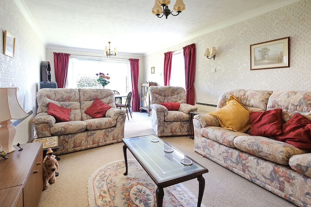 Property photo 2 of 9