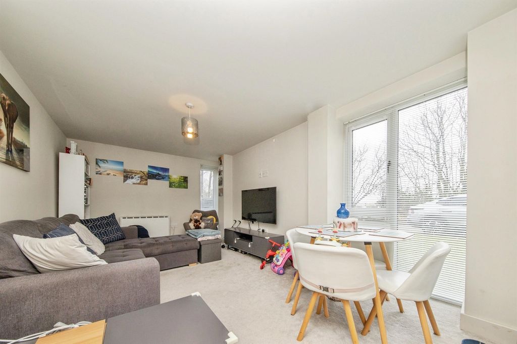 Property photo 3 of 13