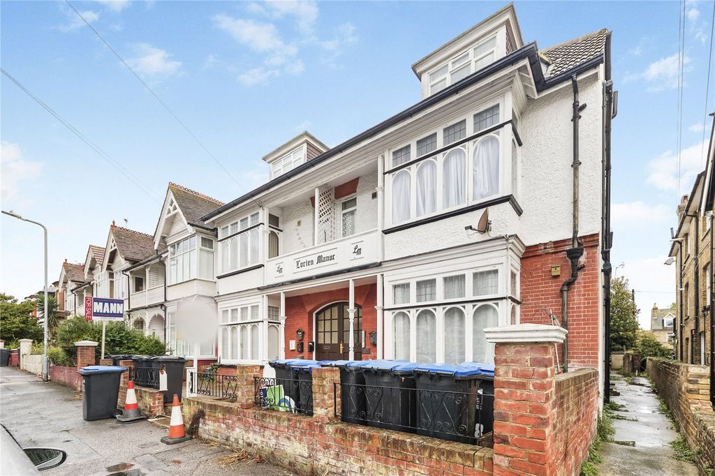 Property photo 1 of 16 Picture No. 21