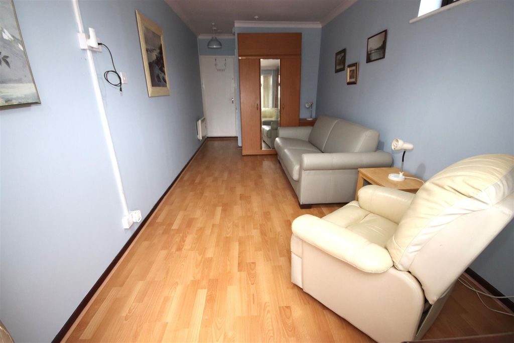 Property photo 3 of 8 Img_5912.Jpg