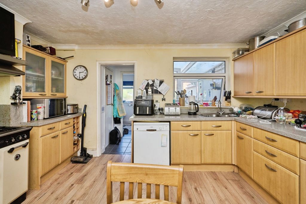 Property photo 3 of 16 Kitchen/Diner