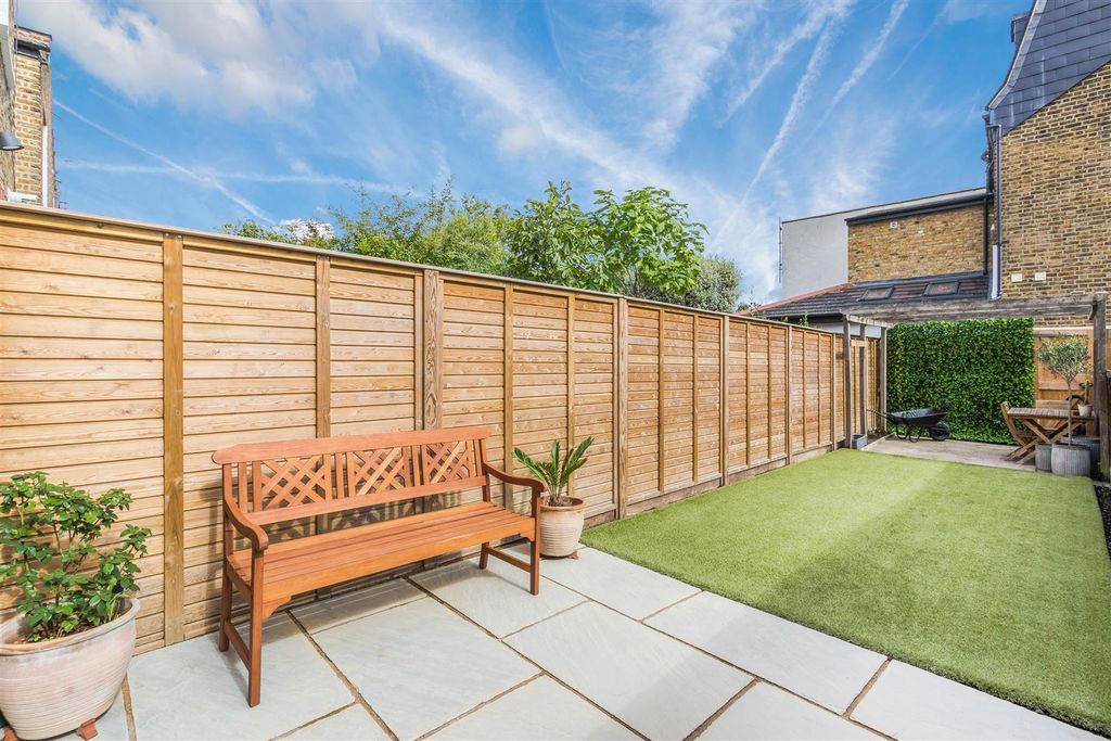 Property photo 3 of 12