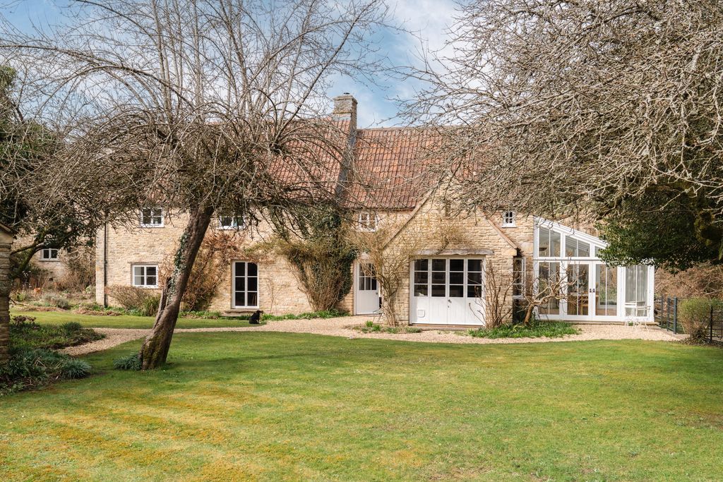 Property photo 3 of 41 270505 - 2Barncottages_Westkington_Highres-79.Jpg