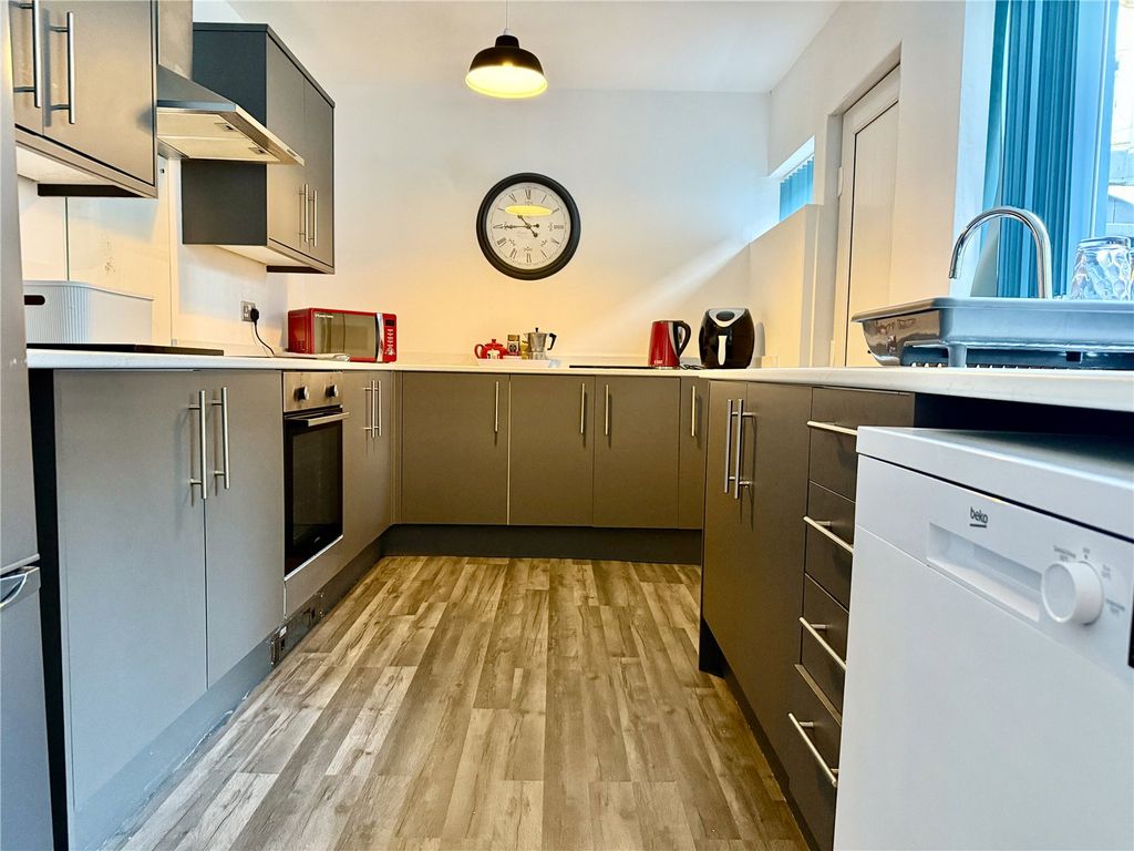 Property photo 3 of 15 Kitchen